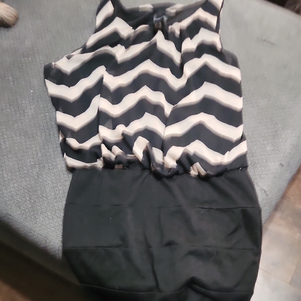 Trixxi Black and Cream Zigzag Dress